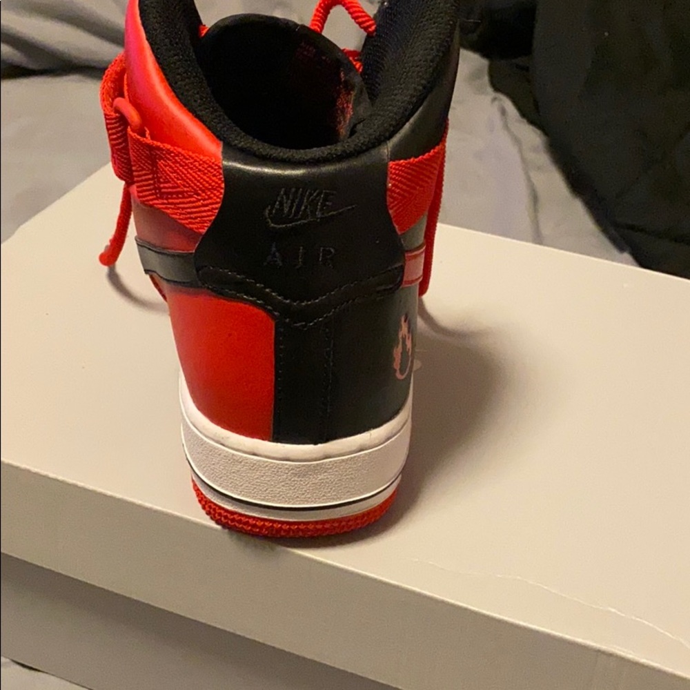 Air Force 1 High LV8 (GS) - Picture 3 of 4